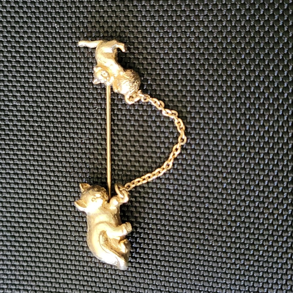 Avon Cat Pin